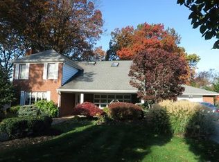 11 Center Ave, Parlin, NJ 08859