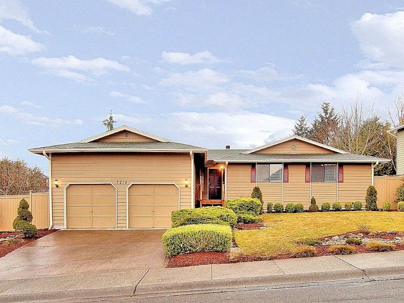 1st image of 3214 203rd St SW