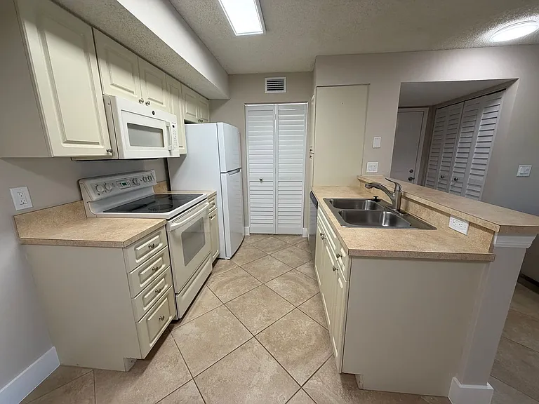 2094 Arbour Walk Cir #3014 — Photo 7