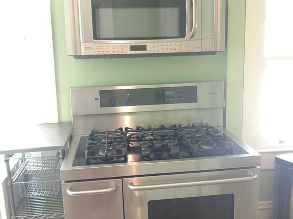 929 kitchen stove