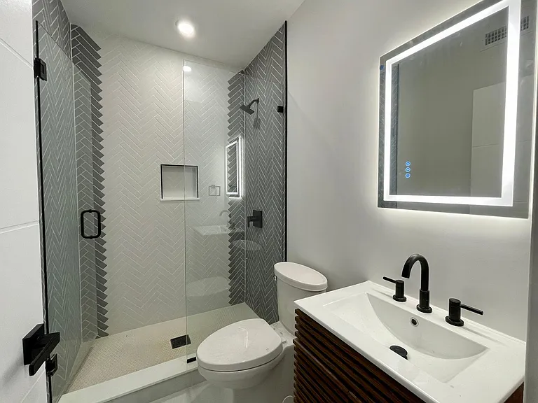 108 Chelsea St #1F — Photo 3