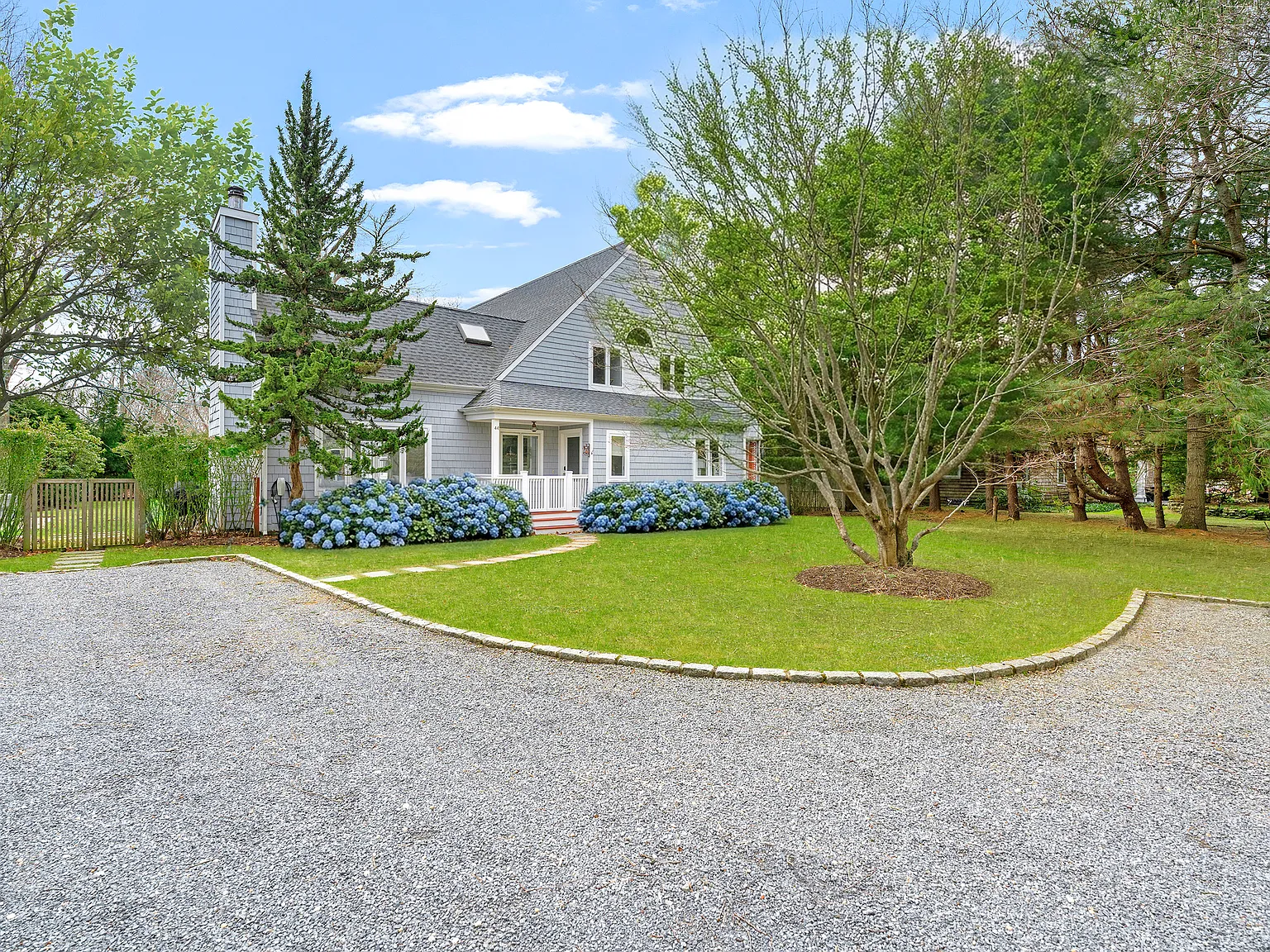 East Hampton | New To Market — Photo 3