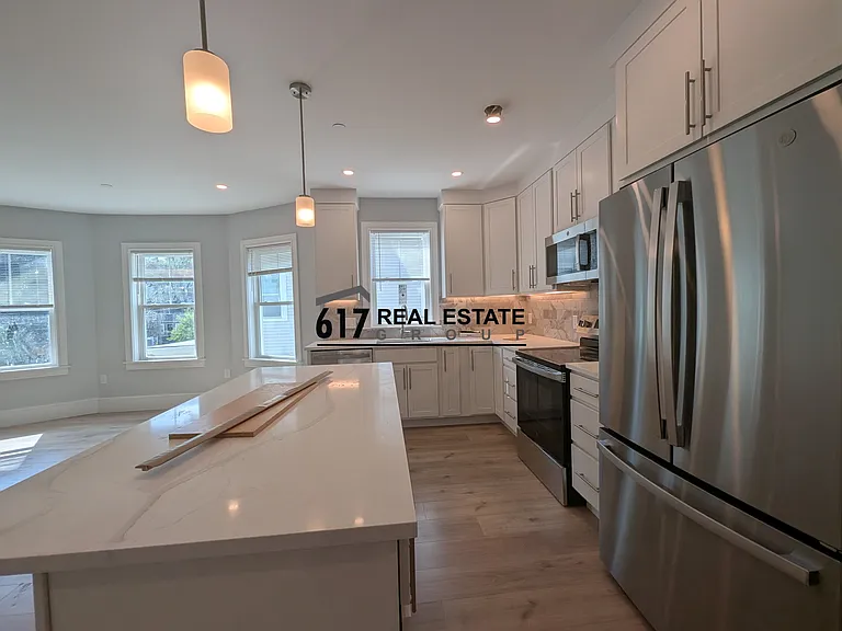 11 Holton St #2 — Photo 4