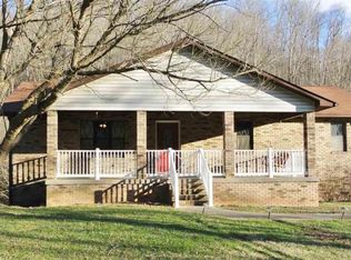 42 Wolf Creek Rd, Huntington, WV 25704