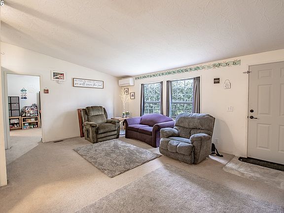 2nd image of 700 N Mill St Unit 1
