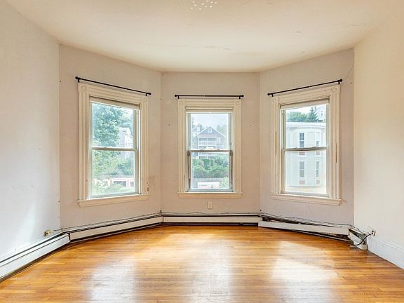 3rd image of 59-61 Hillside St #3X