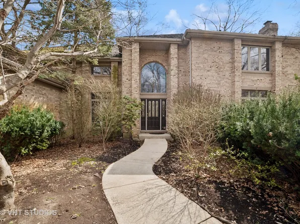 33W415 Brewster Creek Cir, Wayne, IL 60184