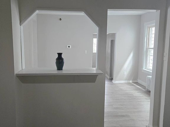 5th image of 6 Paulding St