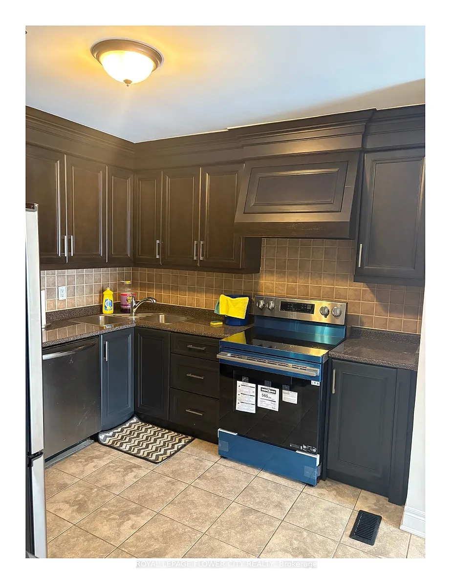 Building Photo - 1753 Keele St #1751