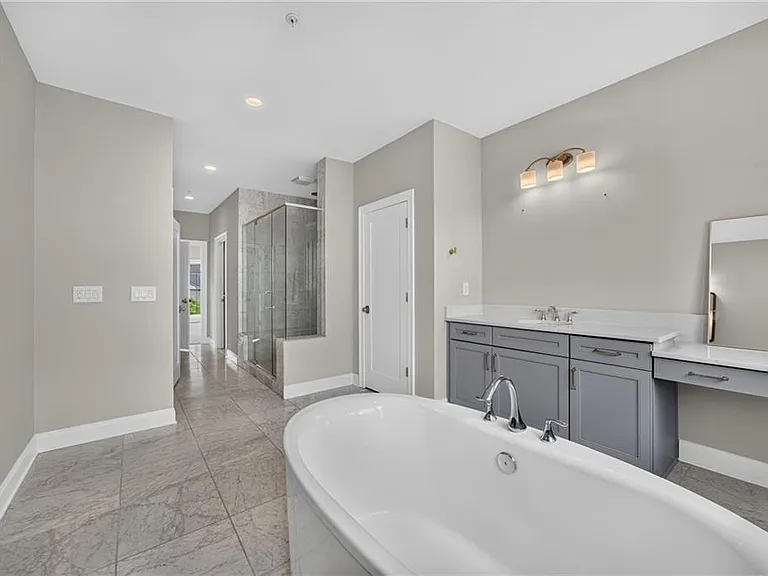 124 W Wieuca Rd NE — Photo 19