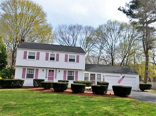1st image of 24 Winsor Dr