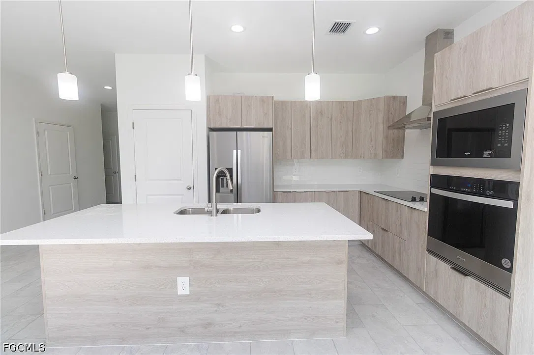 3 bed, 2.5 bath, 1503 sqft, $2,000 — Photo 4