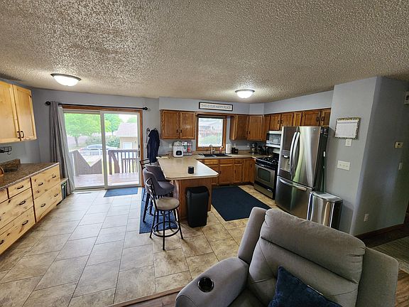 5th image of 1521 E Hanson Ave