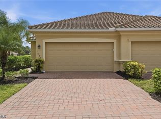 1689 Alameda Dr, Naples, FL 34120