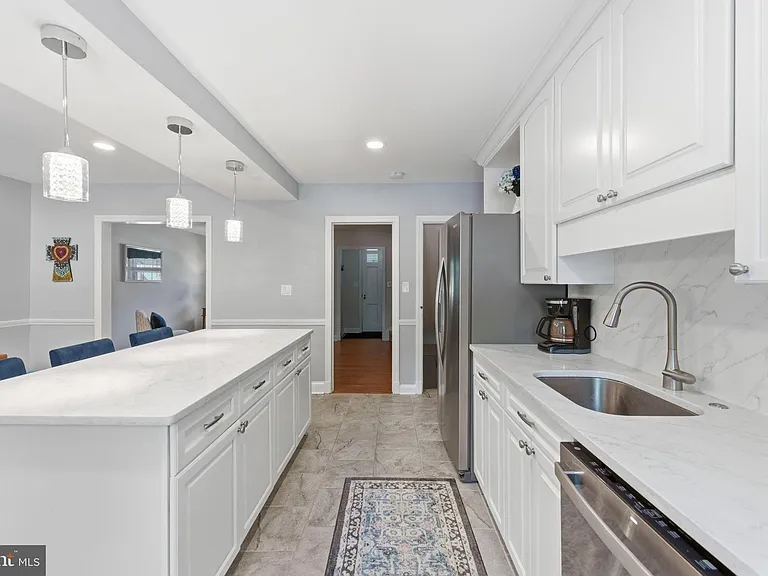 6467 Blenheim Rd — Photo 9