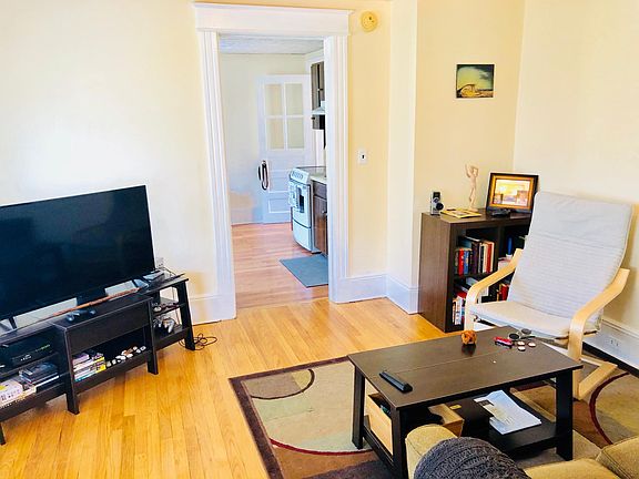 4th image of 16 Dixon St