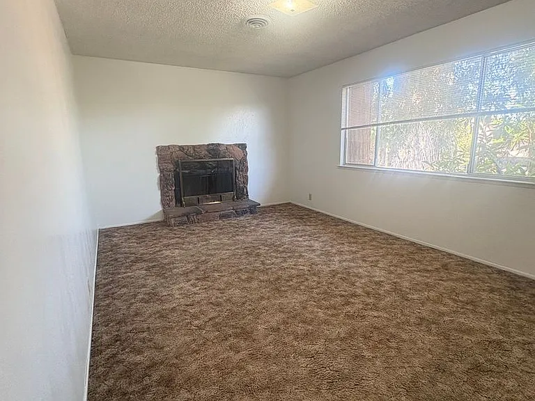 1590 Alfred Way — Photo 11