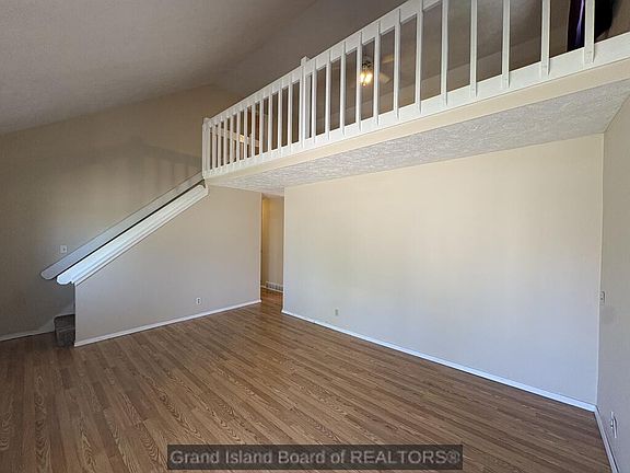 4th image of 16 Chantilly St