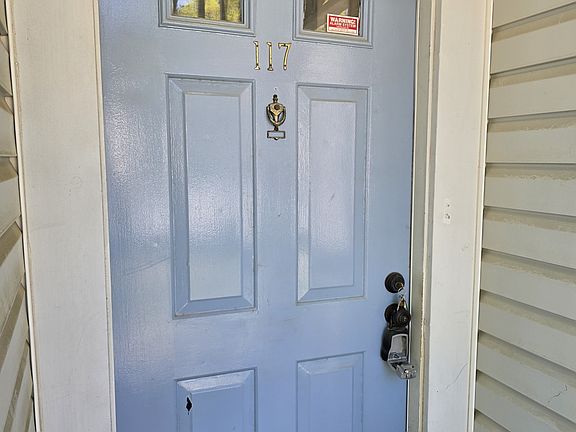3rd image of 117 Kingsbury Dr