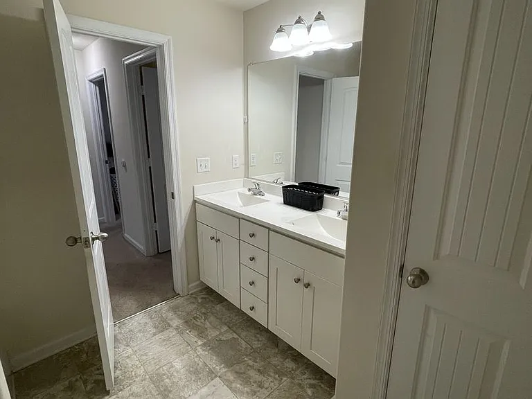 2913 Seven Kings Ct — Photo 35