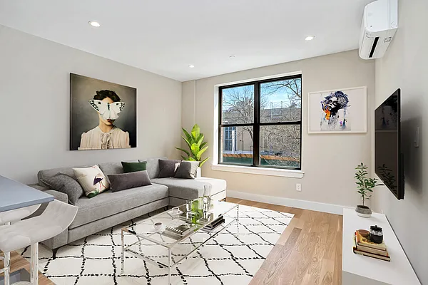 Rented by Bank Neary | media 29