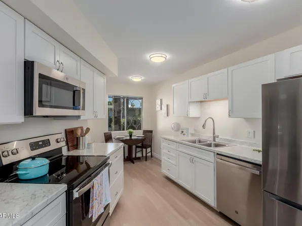 10943 W COGGINS Drive, Sun City, AZ 85351