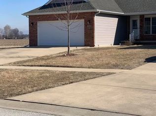 1840 Ptarmigan Dr, Chatham, IL 62629
