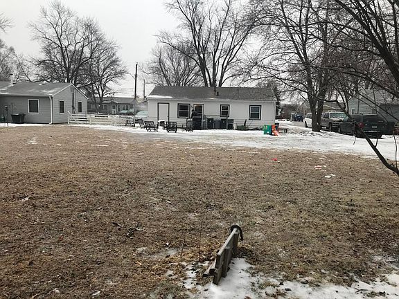 2nd image of 2906 Margaret Ave