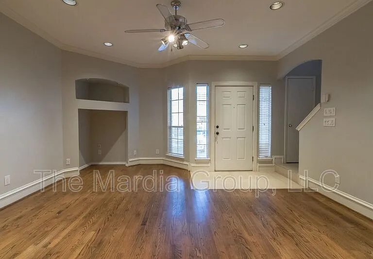 3904 Brandon Park Dr — Photo 1