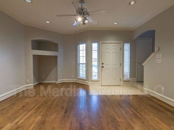 3904 Brandon Park Dr