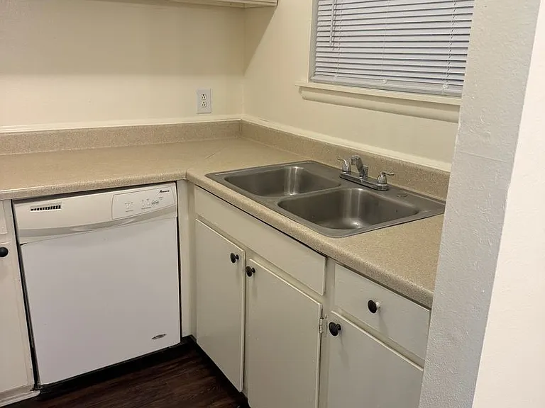 Spanish Oaks — Photo 17