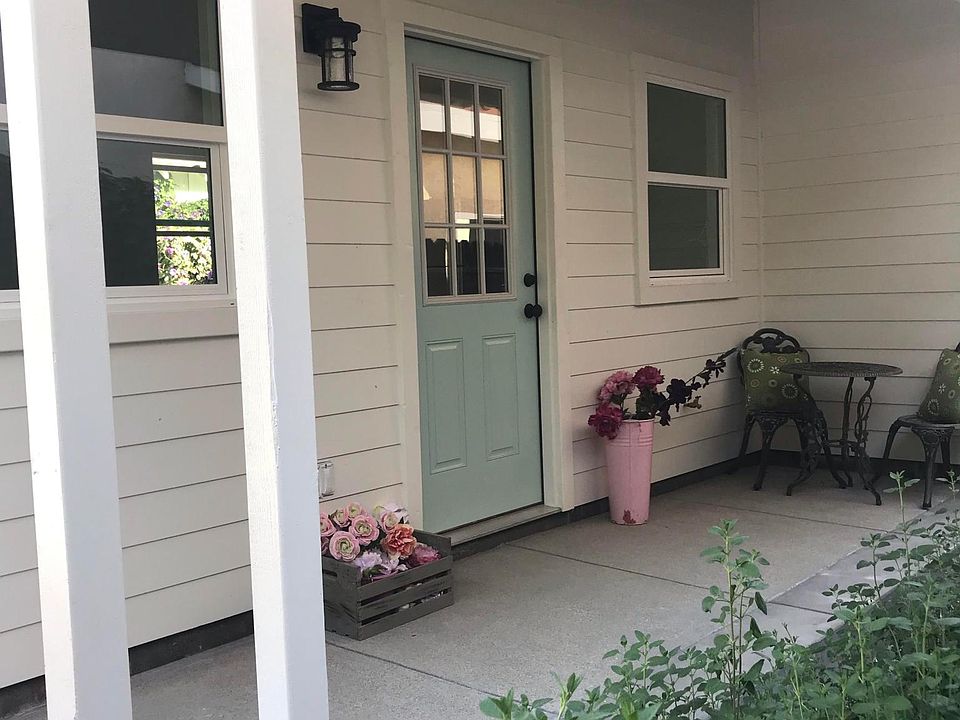 1st image of 3006 Crescent Way