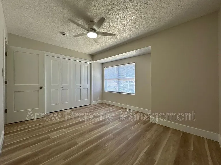 1218 S Jackson St — Photo 8