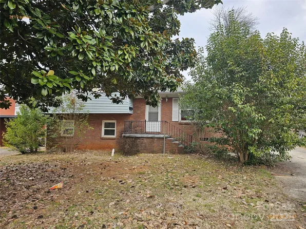 3219 Sutton Dr, Charlotte, NC 28216