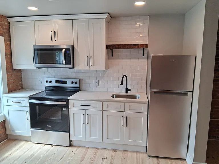 329 N Mulberry St #4 — Photo 5