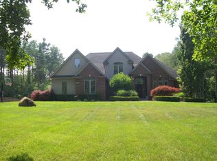 233 Faust Dr, Ortonville, MI 48462