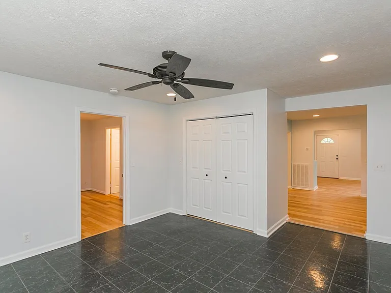 602 Village Ct — Photo 19