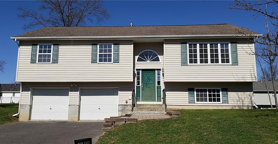 1st image of 17 Princeton Dr