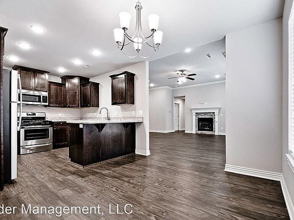 2nd image of 3403 SW Elm Manor Ave