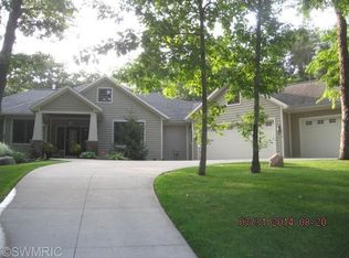 5144 Streamside Ct NE, Rockford, MI 49341