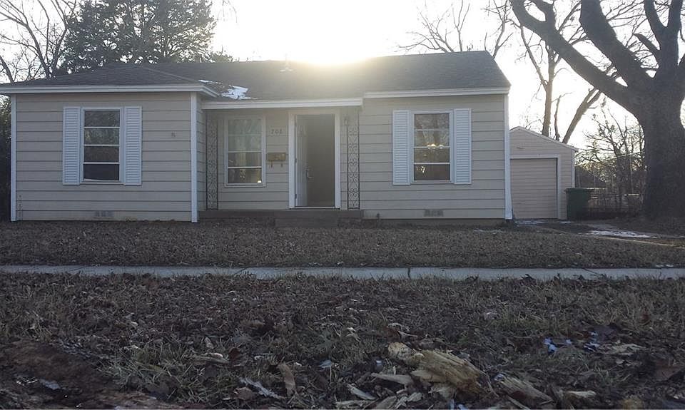 1st image of 708 Chandler Dr