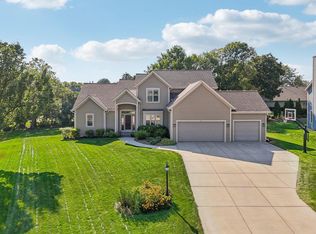 3925 S Waterbury Ct, New Berlin, WI 53151