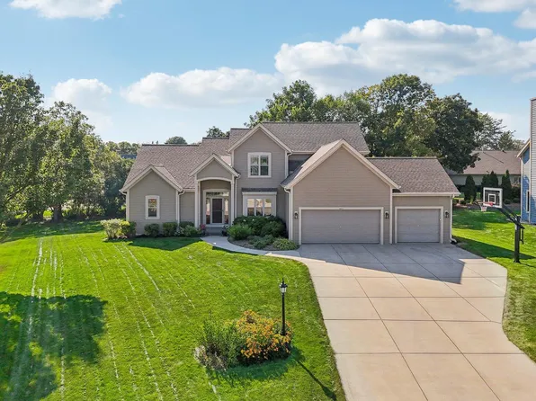 3925 South Waterbury COURT, New Berlin, WI 53151