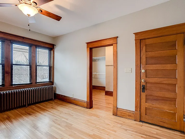 1360 Dale St N — Photo 10