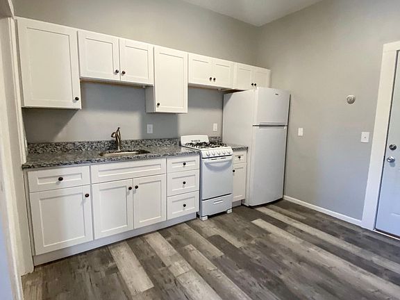 2nd image of 917 27th Ave NE APT 4