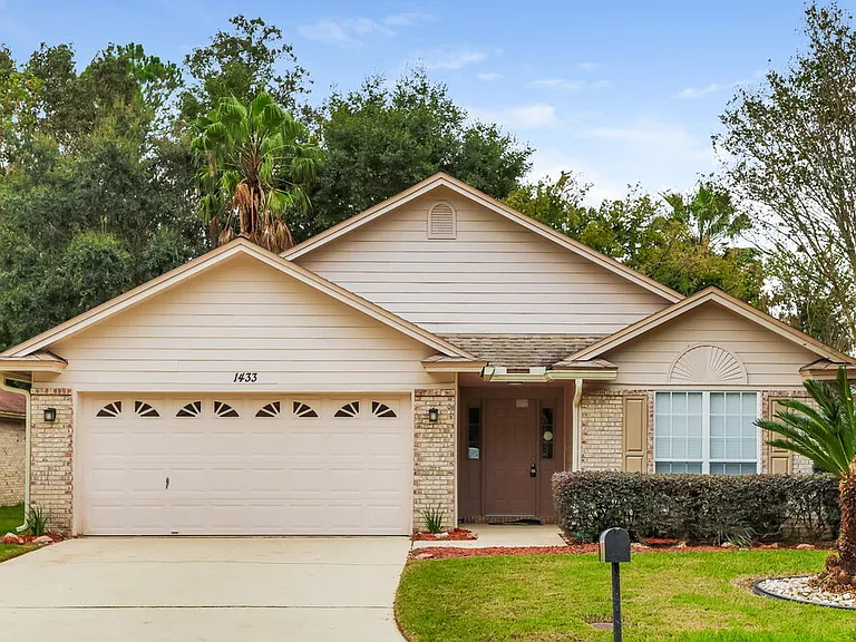 1433 Starboard Ct — Photo 1