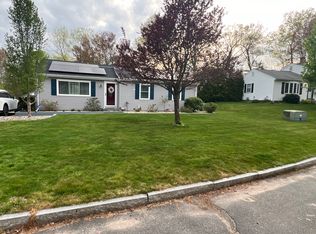 40 Tamarack Dr, Springfield, MA 01129