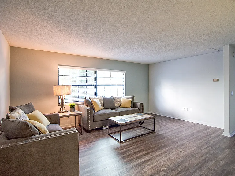 Woodland Heights Apartments — Photo 30