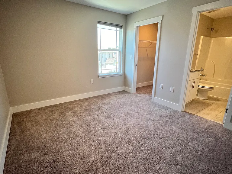1056 Wells Way — Photo 9