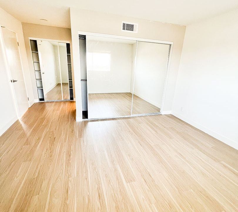 1st image of 10740 Woodbine St #11379117